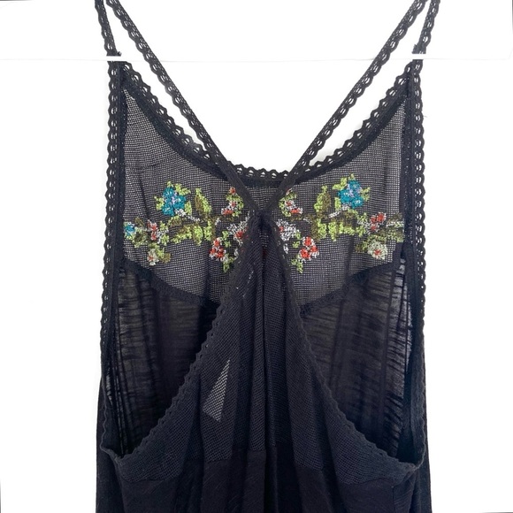 KIMCHI BLUE UO Cross Stitch Embroidery Needlepoint Babydoll Cami Top - Picture 4 of 9